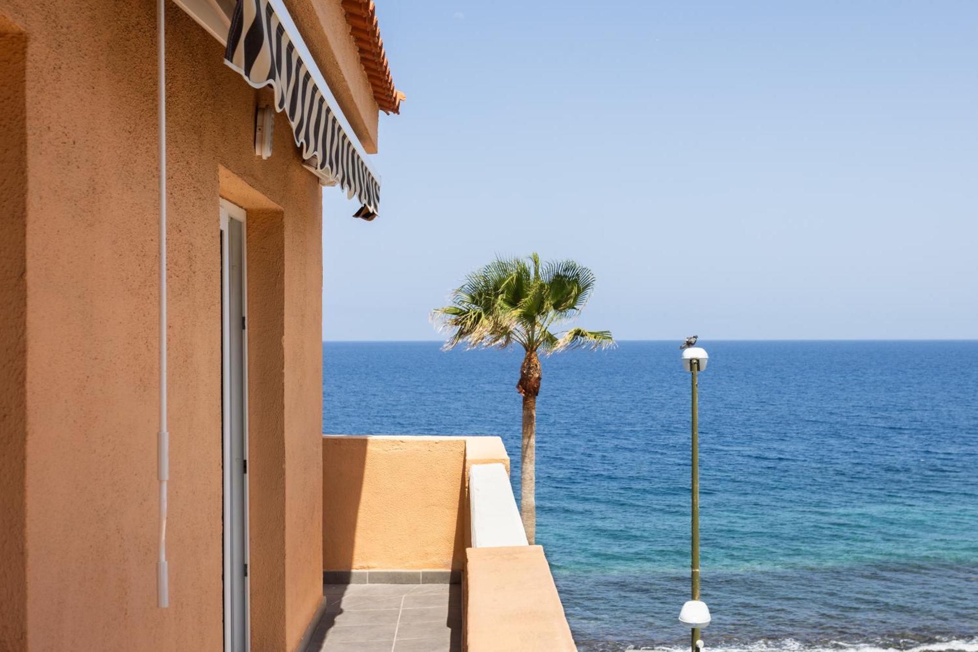 Home2Book Stunning Sea Front Caletillas, Pool Канделария Экстерьер фото
